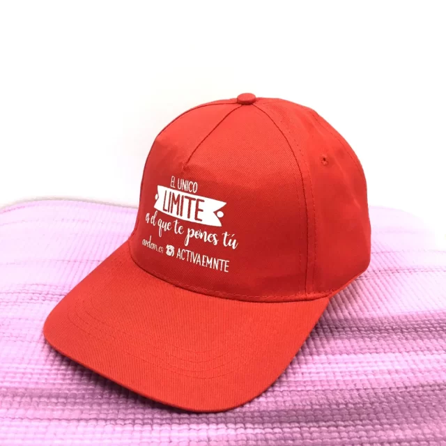 Gorra roja infantil ¡el único límite es el que te pones tú!